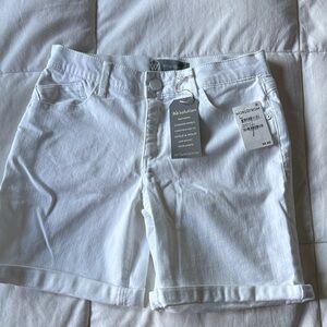 Wit & Wisdom Women's Crisp White Bermudas